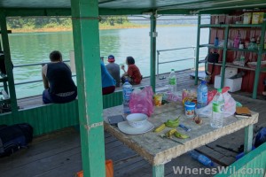 Tasik-Kenyir-House-Boat-lounging